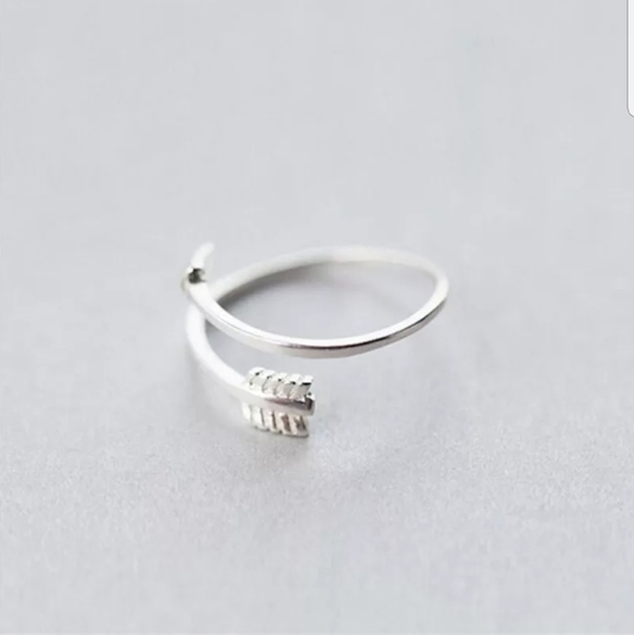 New creative arrow 925 sterling silver ring 💍 - Picture 3 of 4